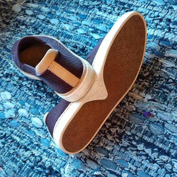 UGG Sammy Slip-on Sneaker Maroon - Picture 3 of 7